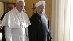 Pápež František sa zhodol s iránskym prezidentom: Sloboda prejavu nie je rúhanie