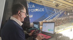 Hokejku vymenil za tablet. Analýzy legendárneho útočníka si pochvaľujú aj Kanaďania