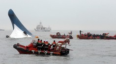 Črtá sa strašná nehoda. Hrozí, že sa utopili stovky stredoškolákov. Video