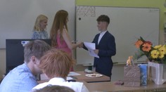Pre niekoho prvé, pre niekoho posledné vysvedčenie zo základnej školy. Pozreli sme sa na to, ako vyzeral ich deň