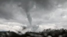VIDEO: Tornádo alebo tromba? Pri Bytči sa v sobotu vyskytol výrazný vzdušný lievik