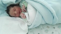 Nicholsonová je už trojnásobná mama. Pochválila sa fotkou synčeka