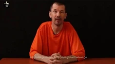 Islamský štát zverejnil nové video so zajatým britským fotoreportérom