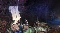 Vodič (18) prešiel do protismeru a zrazil sa s dodávkou. O život prišiel iba 15-ročný chlapec