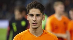 Pôsobil v Barcelone, lanária ho hrať za Slovensko. Tréner Tarkovič nám o ňom povedal viac