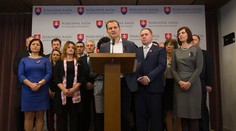 Opozícia žiada stiahnutie novely o rokováku