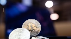 Niektorí ho odpisovali, teraz láme rekordy. Hodnota bitcoinu presiahla aj magickú hranicu