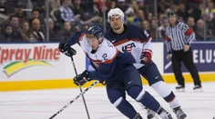 Dvojica mladých Slovákov dostala od klubov NHL kvalifikované ponuky na nové kontrakty