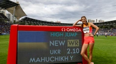 VIDEO: Ukrajinská výškarka Mahučichová prepísala dejiny atletiky. Prekonala rekord, ktorý vydržal 37 rokov