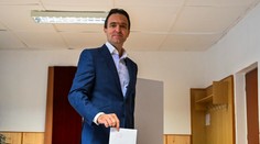 Premiér Ódor volil v Devínskej Novej Vsi. Pred volebnou miestnosťou zistil, že nemá pri sebe občiansky