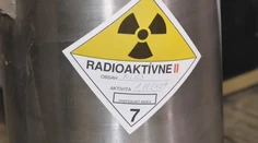 Suterény nemocníc sú plné nebezpečných rádioaktívnych zariadení. Ukážeme vám, ako ich likvidujú