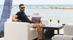 Práca snov v roku 2020. Milionár hľadá človeka, čo mu bude robiť fotky na Instagram