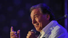 Karel Gott opäť v nemocnici. Škaredý pád!