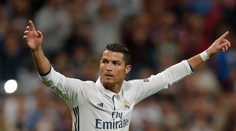 VIDEO: Kouč túži mať supertím, preto žiada spermie Ronalda a Ibrahimoviča