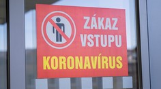 Klinické príznaky ochorenia COVID-19 sa rozšírili. Prečítajte si, kedy sa treba izolovať od ostatných