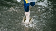 Počasie nám dá opäť zabrať. Pre celé územie platí výstraha pred búrkami, hrozia aj prívalové povodne