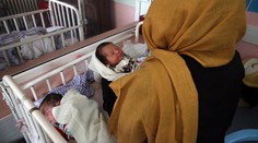 Zahynuli novorodenci, matky aj zdravotné sestry. USA obvinili z útokov v Afganistane Islamský štát