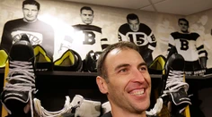 Dobrá správa z NHL: Chára už trénuje