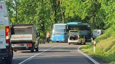 Nehoda v Bojniciach. Autobus sa zrazil s osobným autom