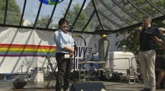 Na Dúhovom Pride vystúpila aj ombudsmanka, SNS zúri a chce jej odchod