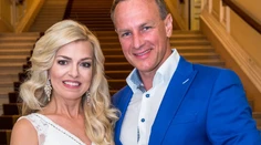 Zlatica Švajdová Puškárová zažiarila v bielych šatách. Po pôrode vyzerá skvele