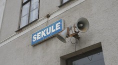 Nedostatok výpravcov už pocítili cestujúci na západe Slovenska. V Sekuliach večer nebudú zastavovať vlaky