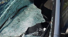 Veľké ľadové kryhy zlomili vodičovi počas jazdy nos, skončil v nemocnici