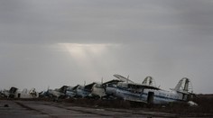 Rusi vraj chcú zmeniť pozemnú inváziu na "vzdušný boj". Pri hraniciach s Ukrajinou zhromažďujú lietadlá