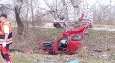 Po náraze do stromu sa Octavia rozlomila. Vodič (†29) zahynul