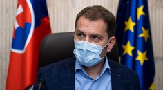 Vládny špeciál priviezol 100-tisíc nových respirátorov, informoval Matovič