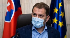 Vládny špeciál priviezol 100-tisíc nových respirátorov, informoval Matovič