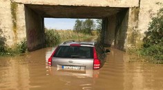 Dediny pri Nitre zalialo bahno. Desiatky ľudí sa nedostali do práce