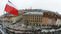 Politické zemetrasenie v Poľsku. Pre škandál odchádzajú vládni politici