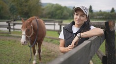 Je to vraj najnebezpečnejších osem sekúnd v športe. Timea však pod sebou zvláda aj jednotonové býky