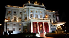 Aj Ples v opere búra bariéry. Prvýkrát na červenom koberci partneri rovnakého pohlavia