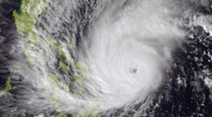 Tajfún Hagupit udrel: "Sme v úplnej tme. Jediné svetlo je z bleskov."