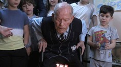 Zomrel najstarší muž na svete. Mal osem detí, 14 vnúčat a 22 pravnúčat