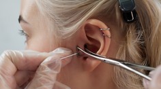 Kedysi bol typický pre pirátov, neskôr pre punkáčov či rebelov. Kde je bezpečné dať si piercing a prečo