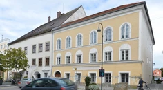 Zbúrajú rodný dom Adolfa Hitlera