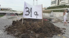 Nespokojní farmári vysypali hnoj pred parlamentom. Určený bol Dankovi