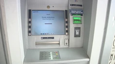Vybrať hotovosť z bankomatov v Sobranciach je v posledných dňoch čoraz ťažšie