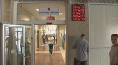 Klientské centrá mali skrátiť čas na vybavenie dokladov. Niekde to však neplatí