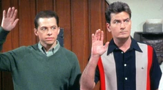 Do Dva a pol chlapa sa vracia Charlie Sheen!?