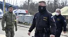 Dráma v susednom Česku: Dvaja muži strieľali z okna bytovky, spacifikovala ich zásahovka