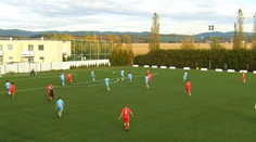 Frajer na záver: Futbalista Vionu sa predviedol krásnou strelou. Brankár nemal šancu zasiahnuť