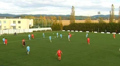 Frajer na záver: Futbalista Vionu sa predviedol krásnou strelou. Brankár nemal šancu zasiahnuť