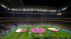 VIDEO: V otváracom zápase MS to na tribúne zaiskrilo. Fanúšik Ekvádoru týmto gestom nahneval Katarčana