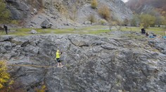 Pri pohľade na tento šport tuhne krv v žilách. Slackline sa stáva populárny už aj na Slovensku