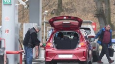 Zastropovanie cien benzínu a nafty v praxi? Budeme tankovať na prídel, odkazujú pumpári
