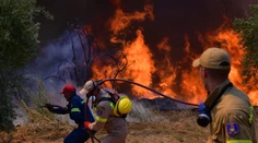 Hasičom sa podarilo dostať pod kontrolu lesný požiar, ktorý vypukol neďaleko Atén